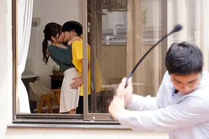 Sếp nữ của tôi không thể kiềm chế ham muốn đã trở thành bạn tình của tôi trong thời gian cách ly!