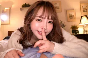 Hôm nay tôi thấy hơi yếu nên chỉ chơi đùa với bộ ngực của mình một cách lặng lẽ thôi.
